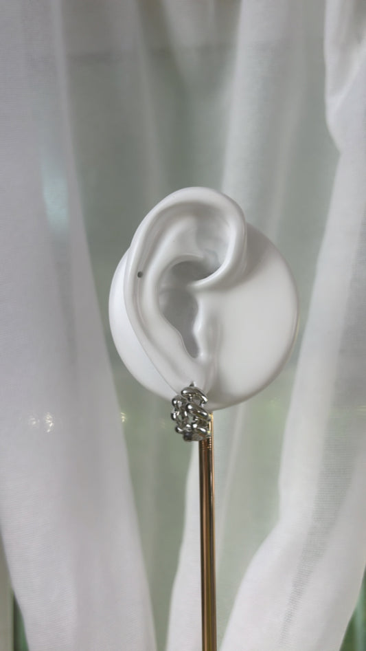 Twist hoop earrings